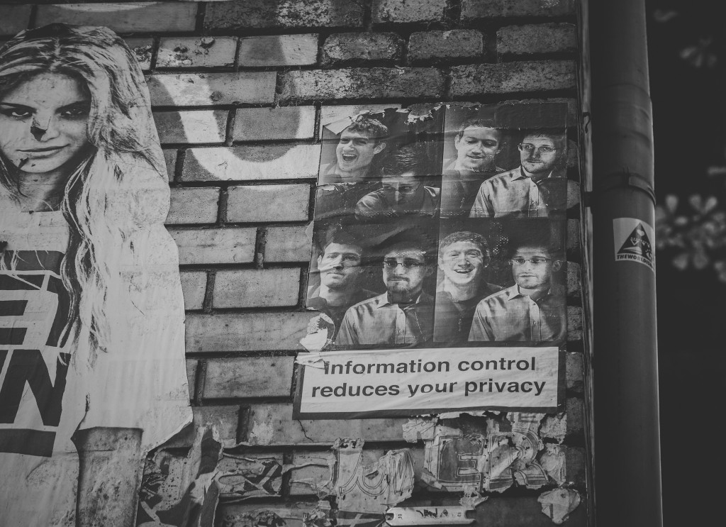 „Контролата врз информациите ја намалува Вашата приватност“ - Revaler Straße во Berlin. Фото: Tony Webster, 2014