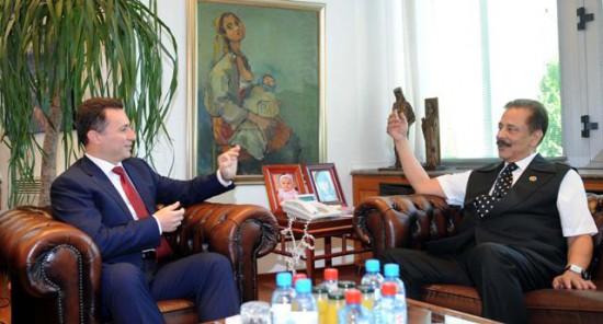 Никола Груевски и Субрата Рој. Фото: Влада на РМ