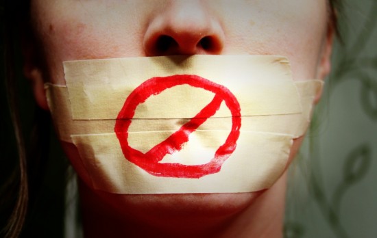 Кривична пријава - граѓански закон? Слобода на говор - политичка цензура? Фото: Jennifer Moo, 2008